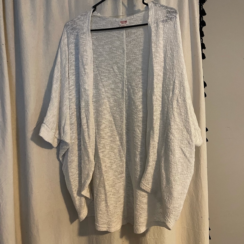 Off white quarter sleeve kimono